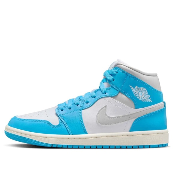 New Air Jordan 1 Mid 'Dark Powder Blue' BQ6472-400 Women’s Size 11 - Picture 1 of 6